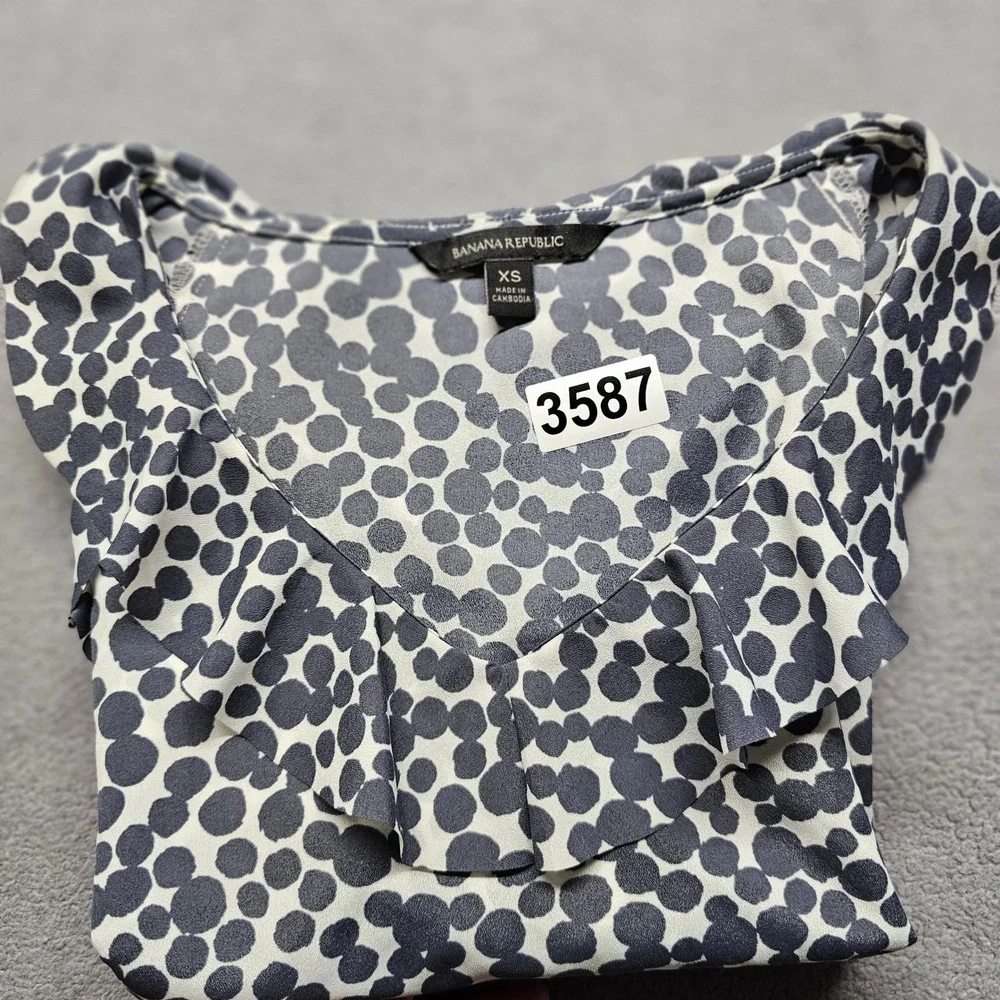 Banana Republic Womens XS Navy White Polka Dot Ruffle V-Neck Blouse 482668-00